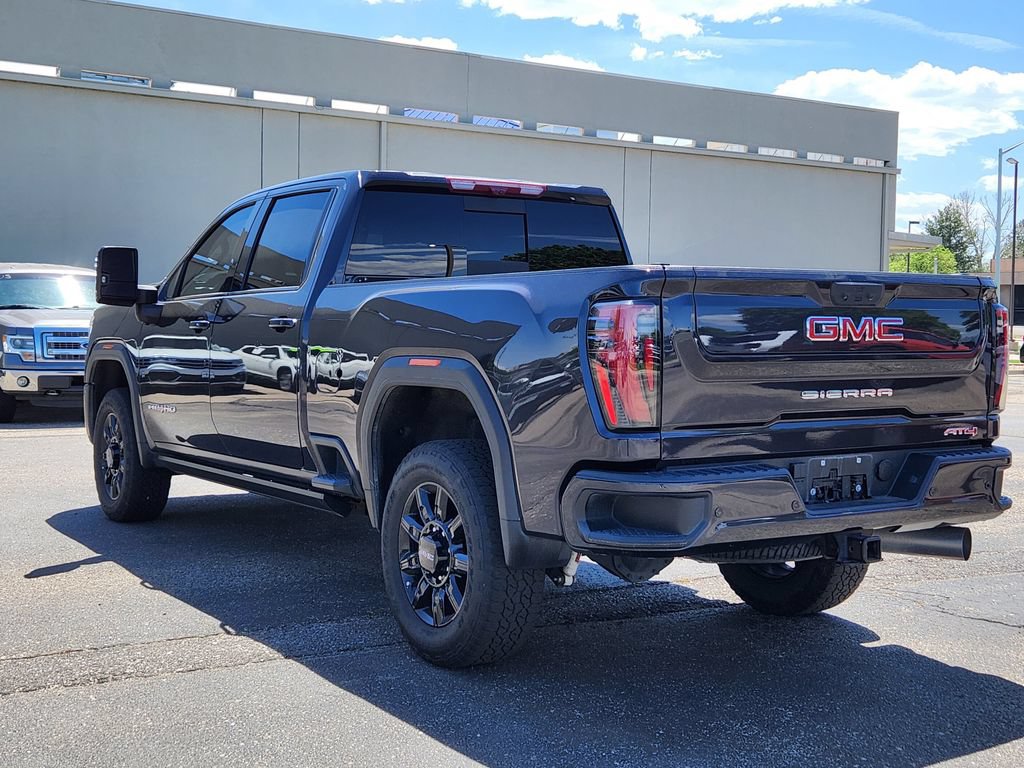 Used 2024 GMC Sierra 2500 AT4 w/ AT4 Premium Plus Package AWD/4WD image 5