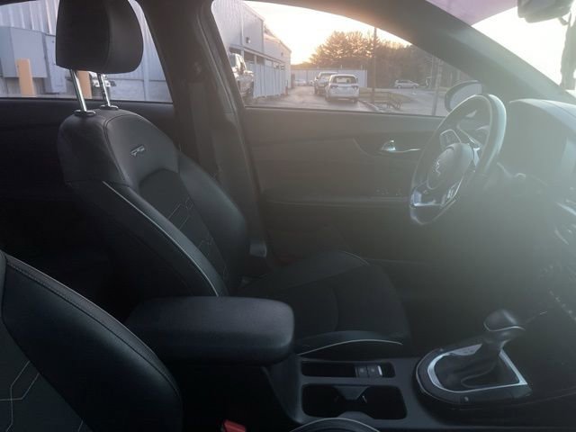 Used 2023 Kia Forte GT-Line w/ GT-Line Technology Package image 8