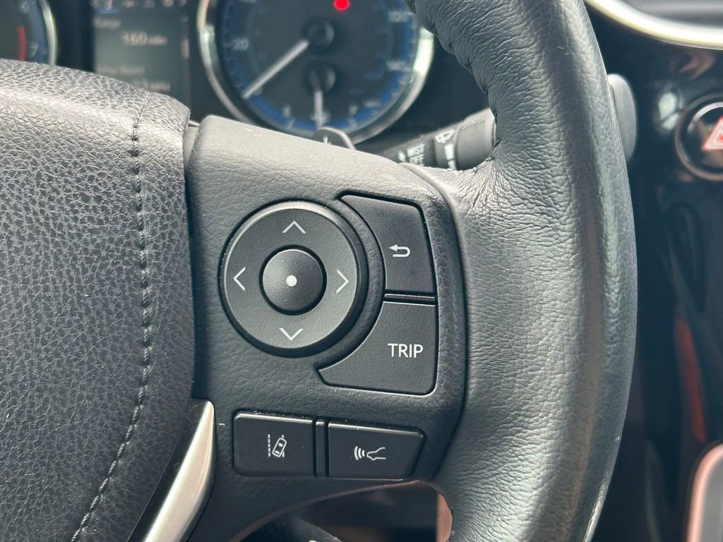 Used 2017 Toyota Corolla SE FWD image 32