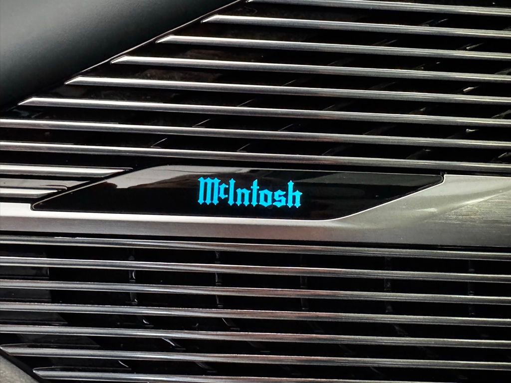 Certified 2024 Jeep Grand Wagoneer Series III w/ HD Trailer Tow Package image 17