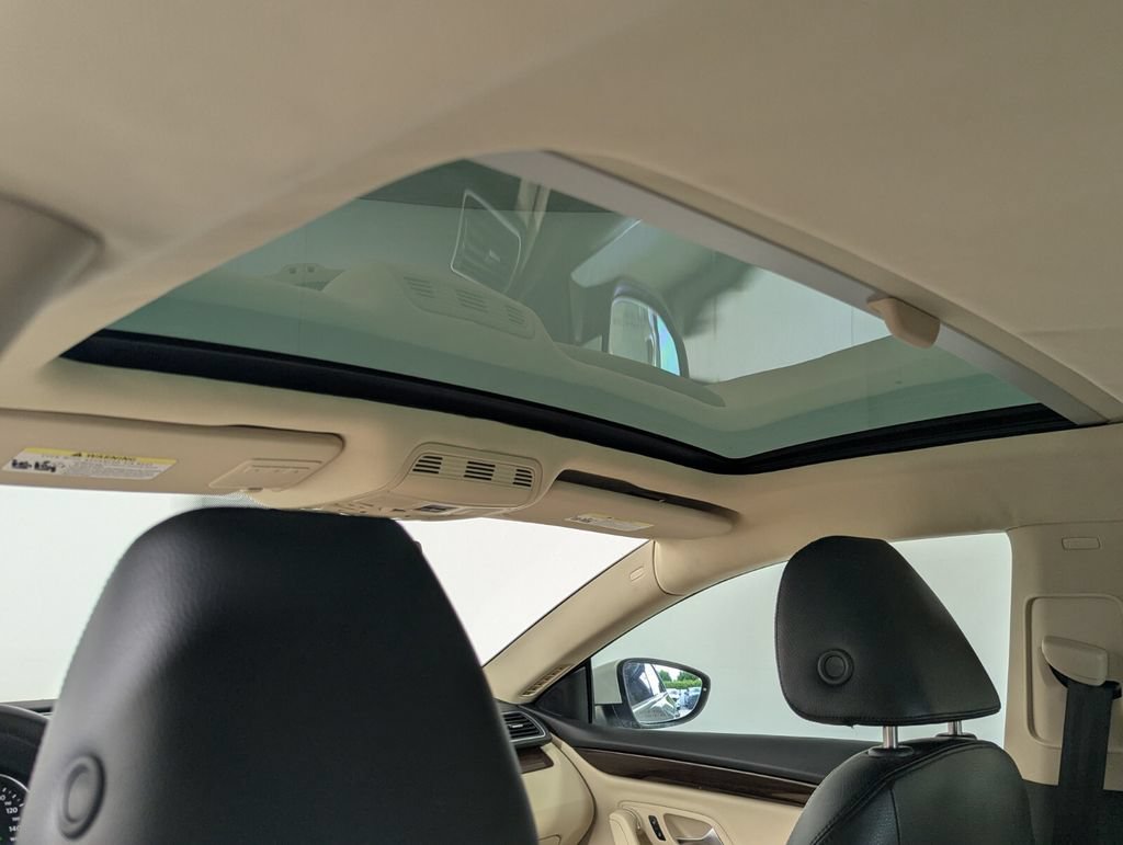 Used 2012 Volkswagen CC Lux FWD image 25