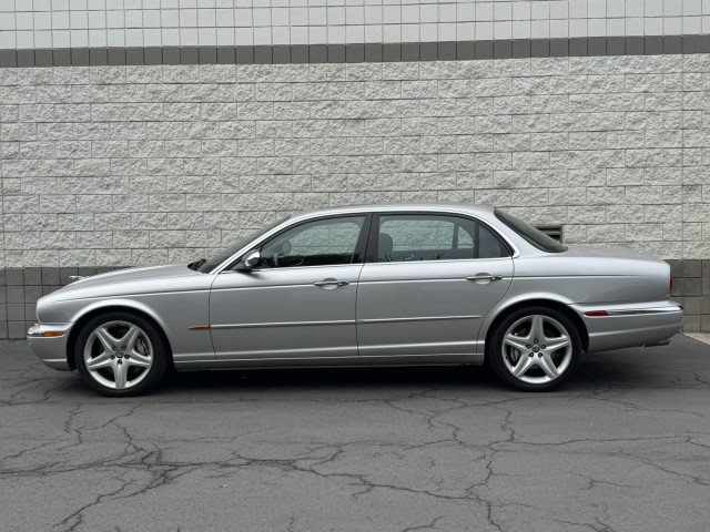 Used 2005 Jaguar XJ Vanden Plas Super V8 RWD image 12