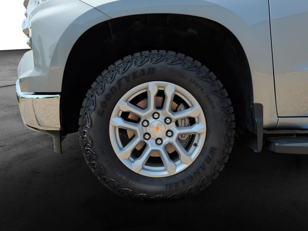 Used 2026 Chevrolet Silverado 1500 LTZ w/ Z71 Off-Road Package AWD/4WD image 9