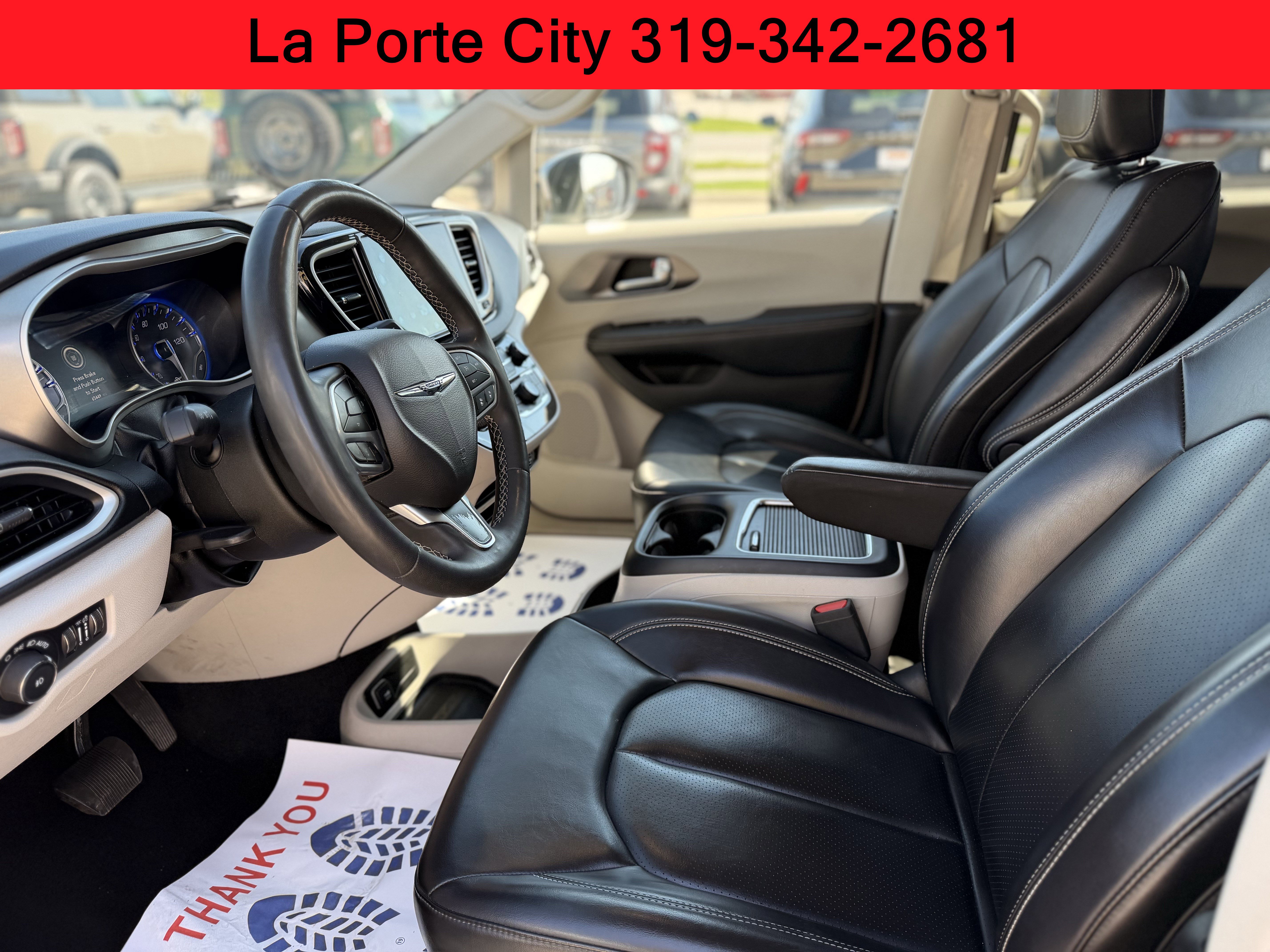 Used 2023 Chrysler Pacifica Touring-L FWD image 10