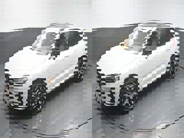 Certified 2025 Volvo XC60 T8 Ultra w/ Protection Package Premier image 44