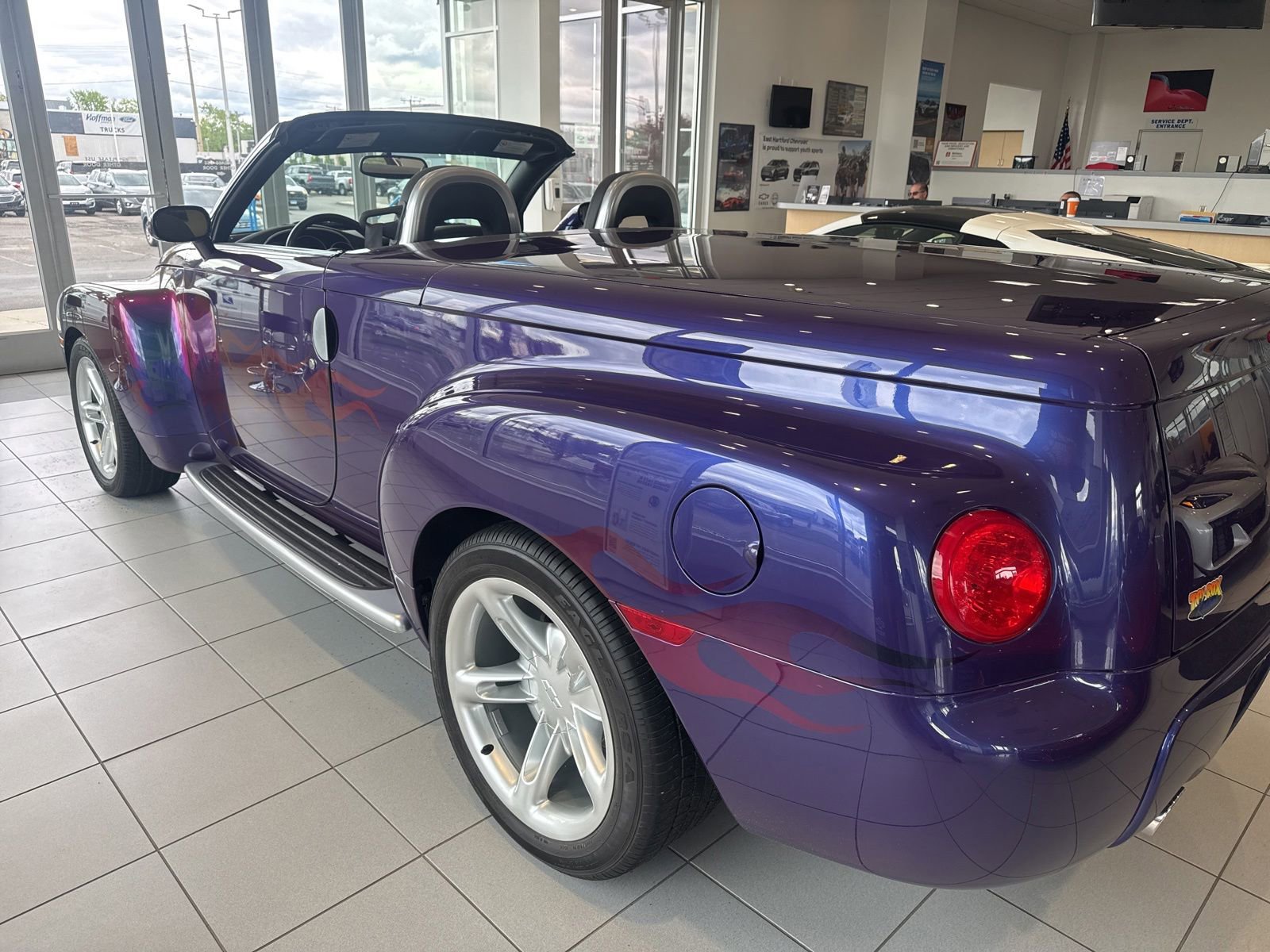 Used 2004 Chevrolet SSR w/ Preferred Equipment Group RWD image 41