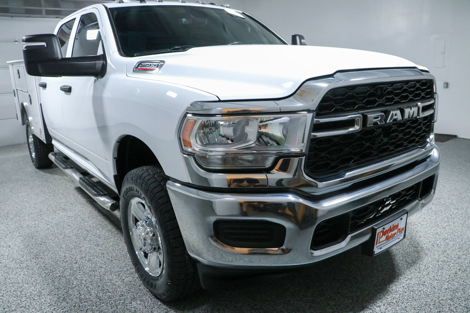 Used 2024 RAM 2500 Tradesman w/ Chrome Appearance Group AWD/4WD image 6