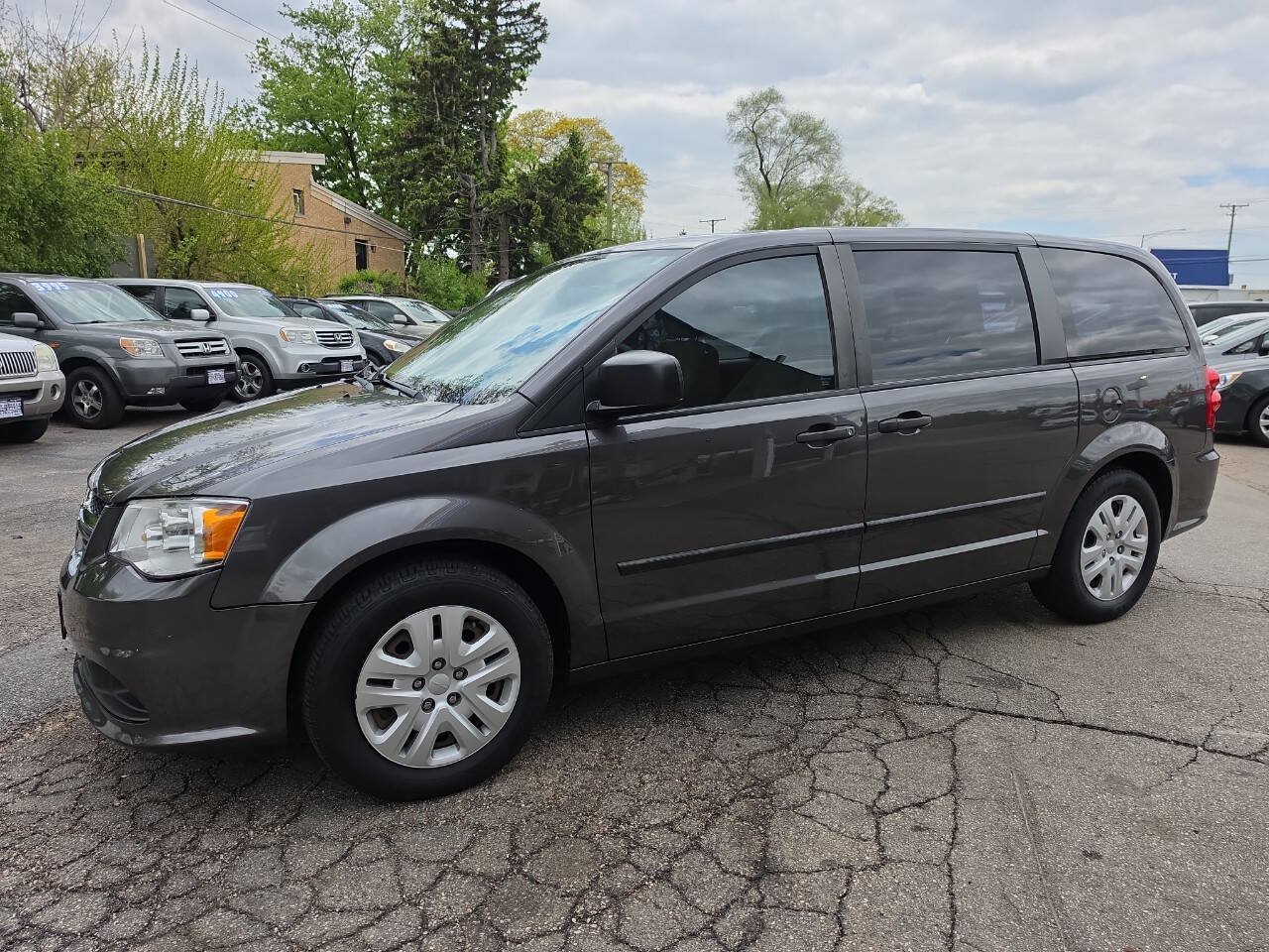 Used 2015 Dodge Grand Caravan American Value Package FWD image 2