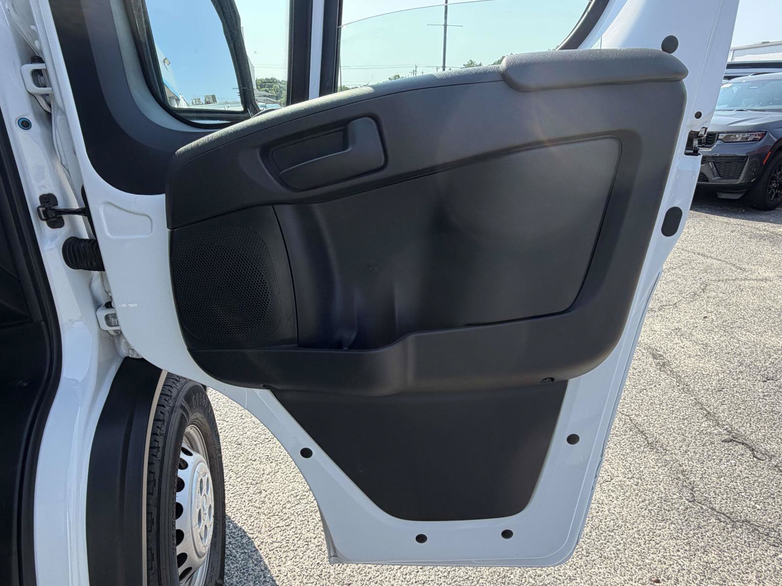 Used 2024 RAM ProMaster 2500 w/ Convenience Group FWD image 34