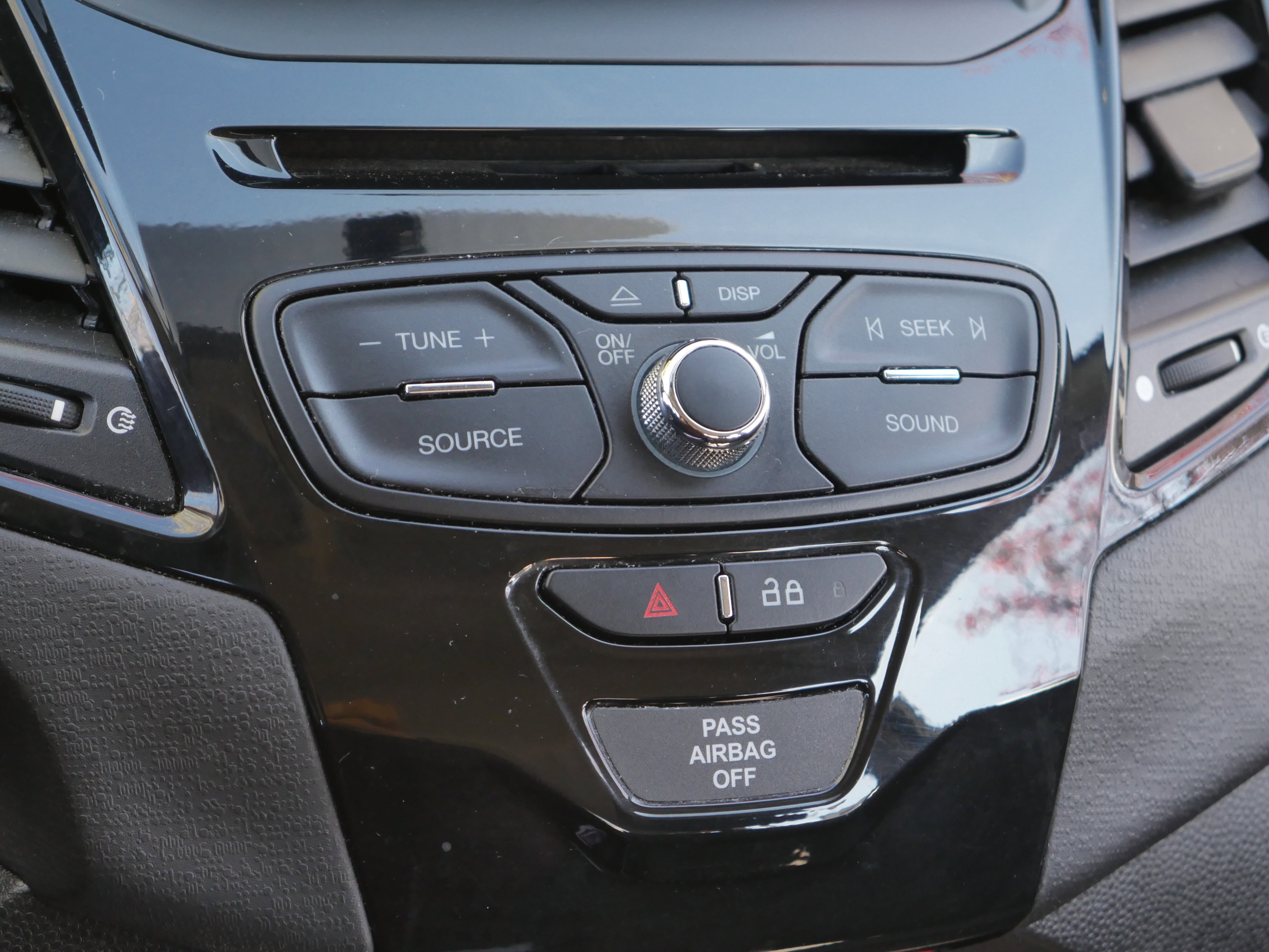 Certified 2019 Ford Fiesta SE w/ Equipment Group 201A FWD image 11