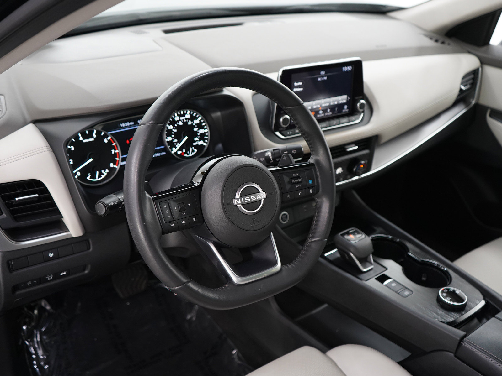 Used 2023 Nissan Rogue SV w/ SV Premium B Package AWD/4WD image 22