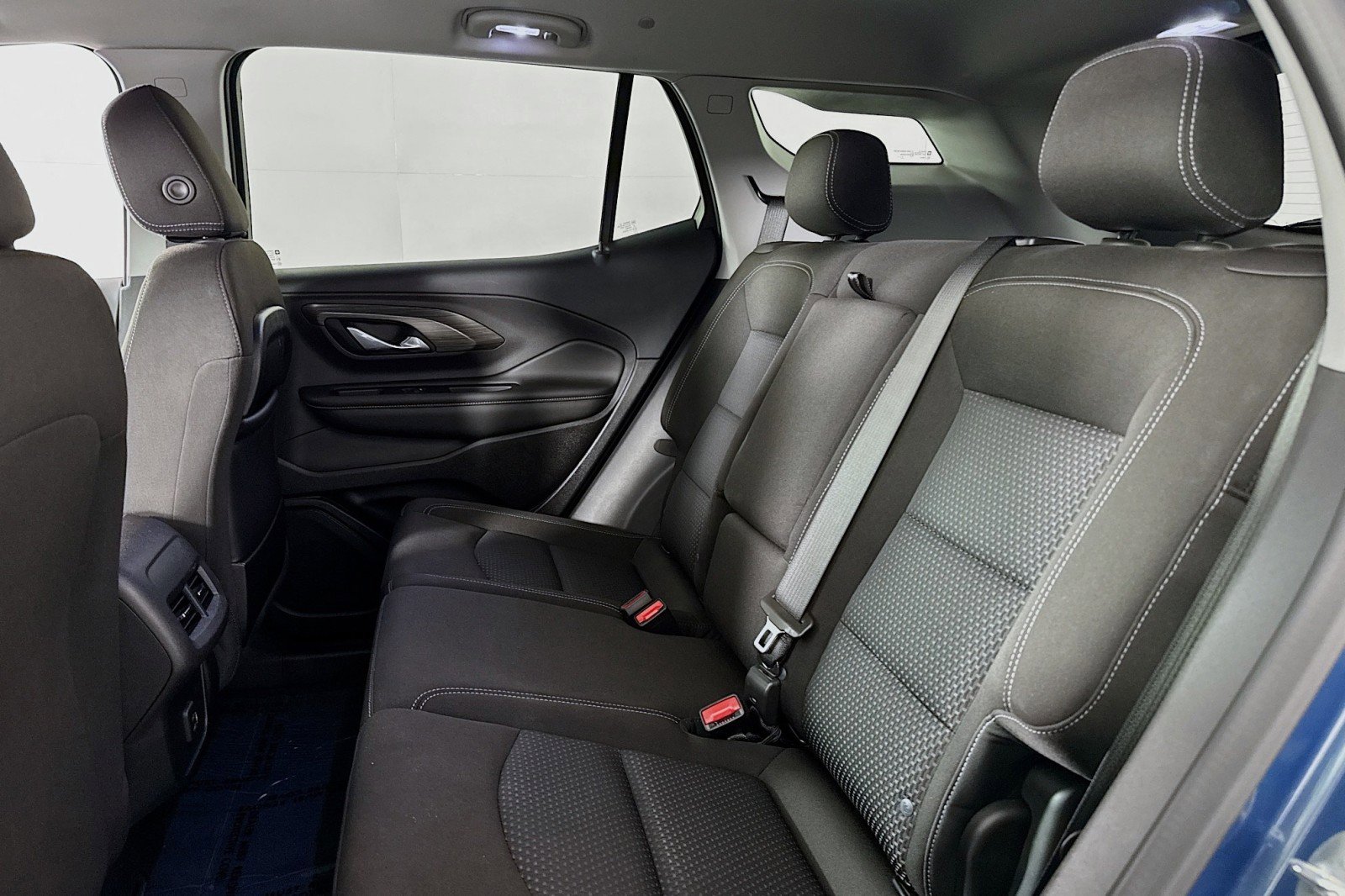 Used 2024 GMC Terrain SLE w/ Driver Convenience Package image 7