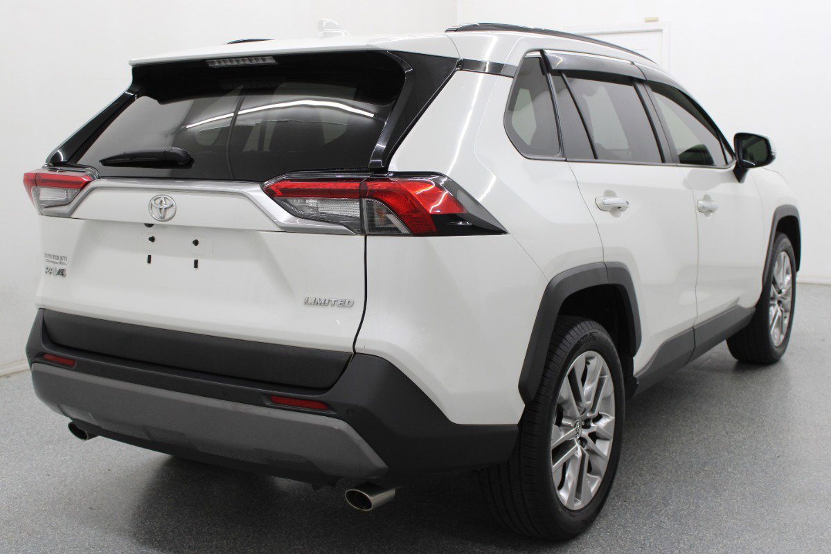 Used 2019 Toyota RAV4 Limited w/ Advanced Technology Package FWD image 5