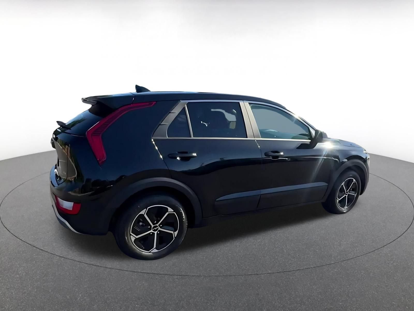Used 2026 Kia Niro LX FWD image 15