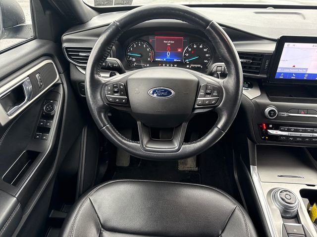 Used 2020 Ford Explorer XLT w/ Equipment Group 202A AWD/4WD image 21