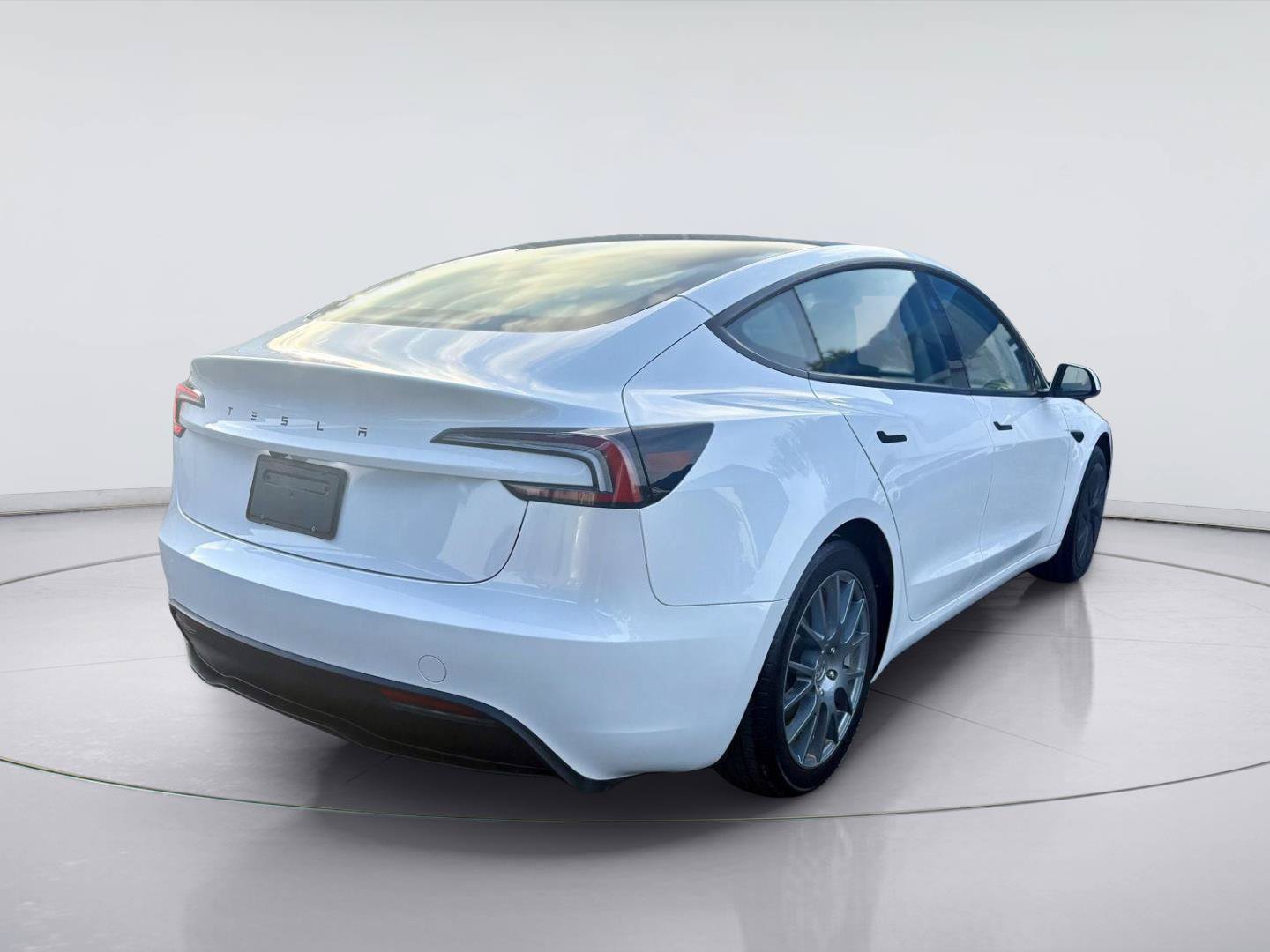 Used 2025 Tesla Model 3 RWD image 3