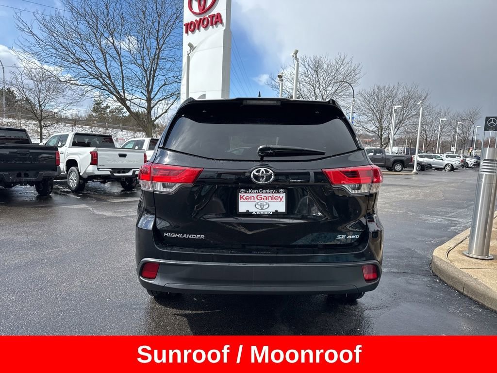 Used 2018 Toyota Highlander SE image 6