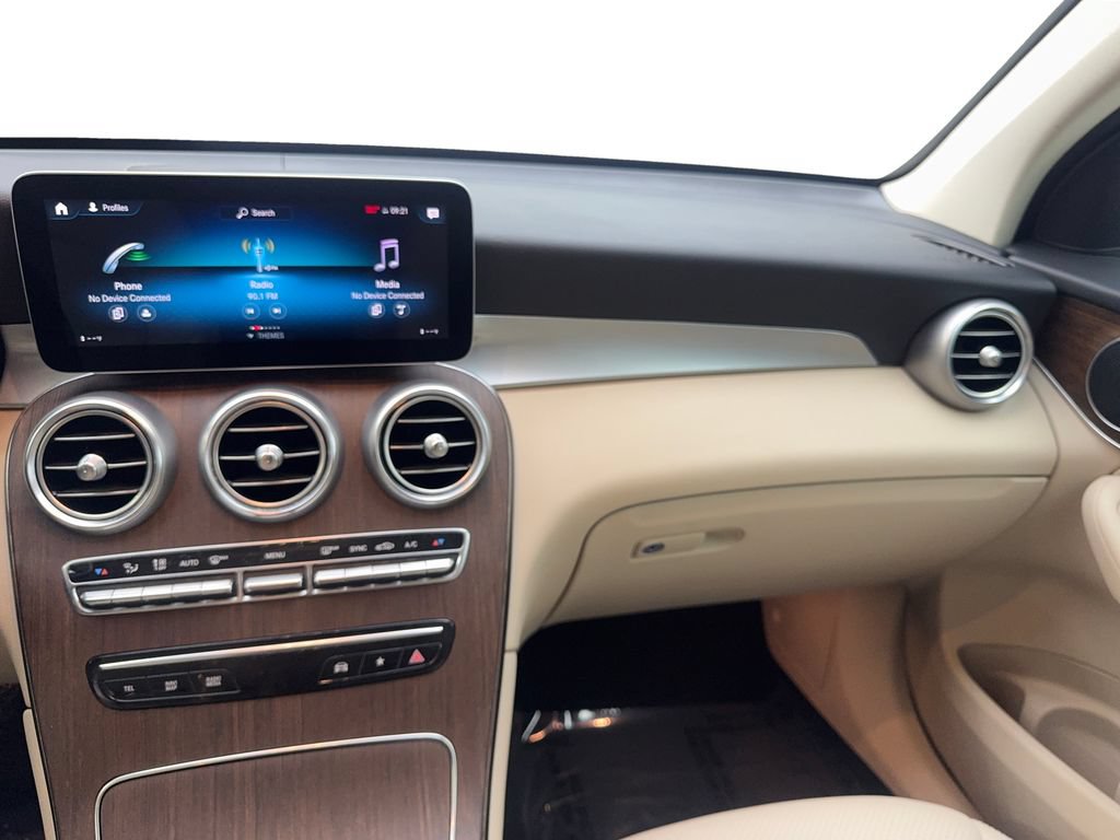 Used 2022 Mercedes-Benz GLC 300 w/ Premium Package Lite image 51