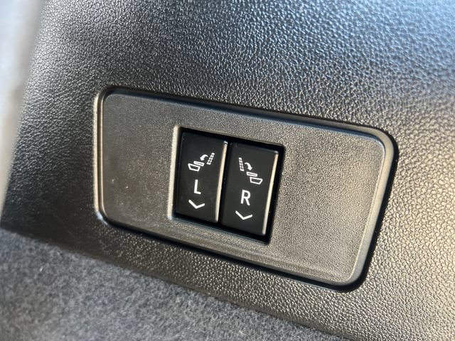 Used 2024 Cadillac XT6 Luxury AWD/4WD image 19