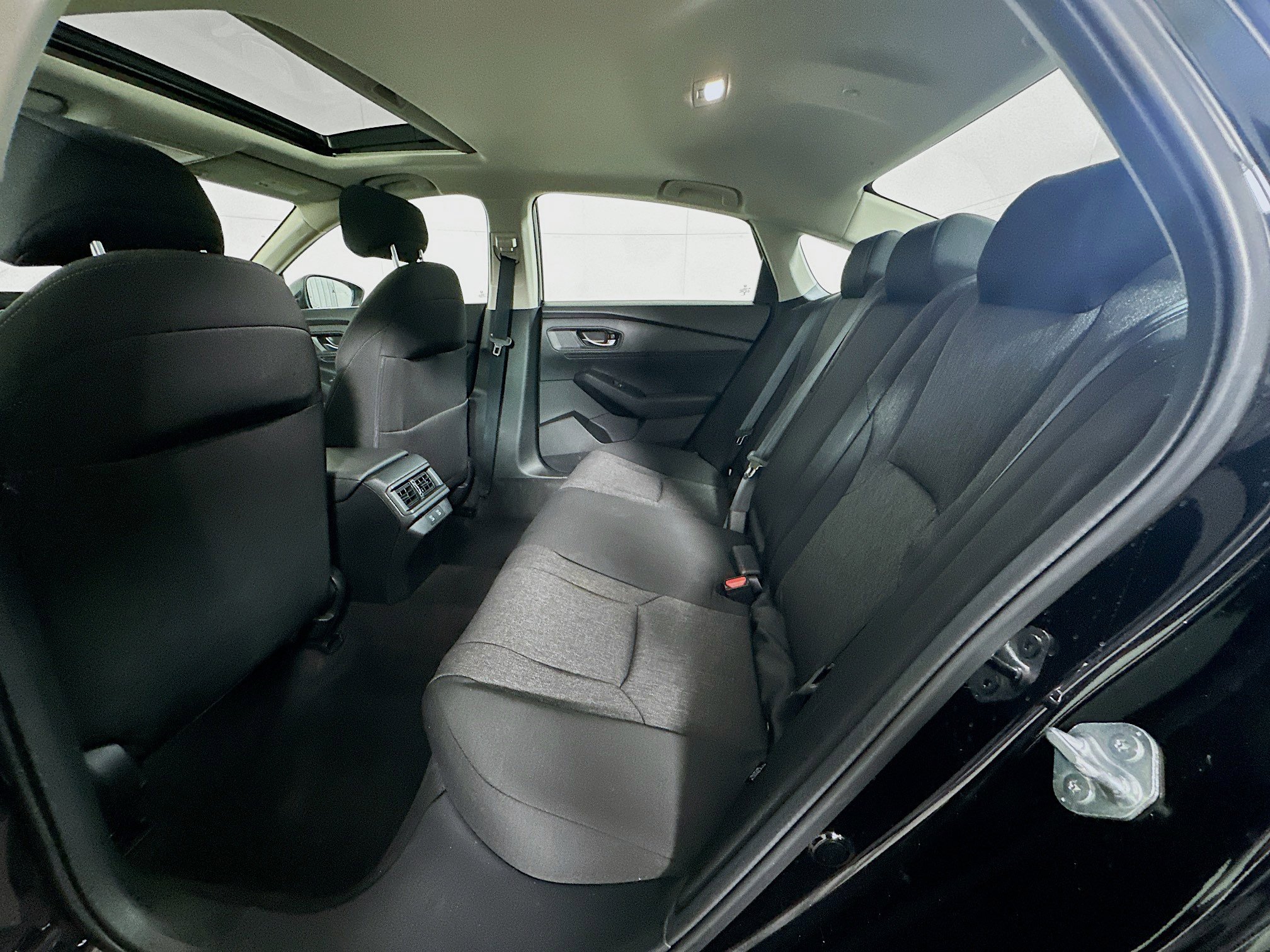 Used 2025 Honda Accord SE image 27