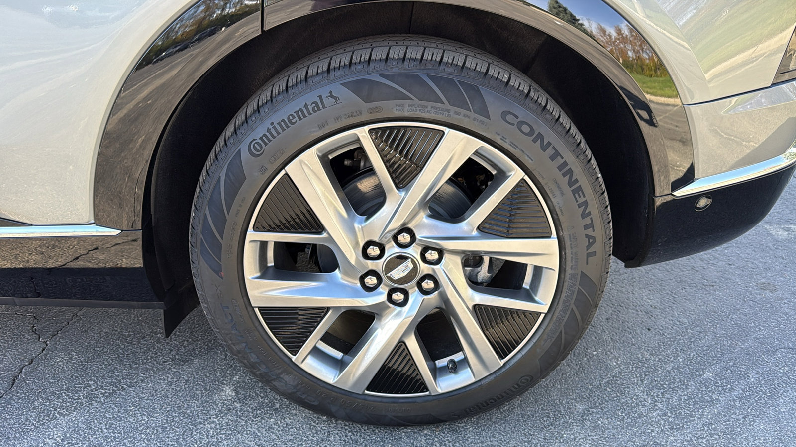 New 2025 Cadillac Optiq Luxury 1 w/ LPO, Floor Liner Package image 30