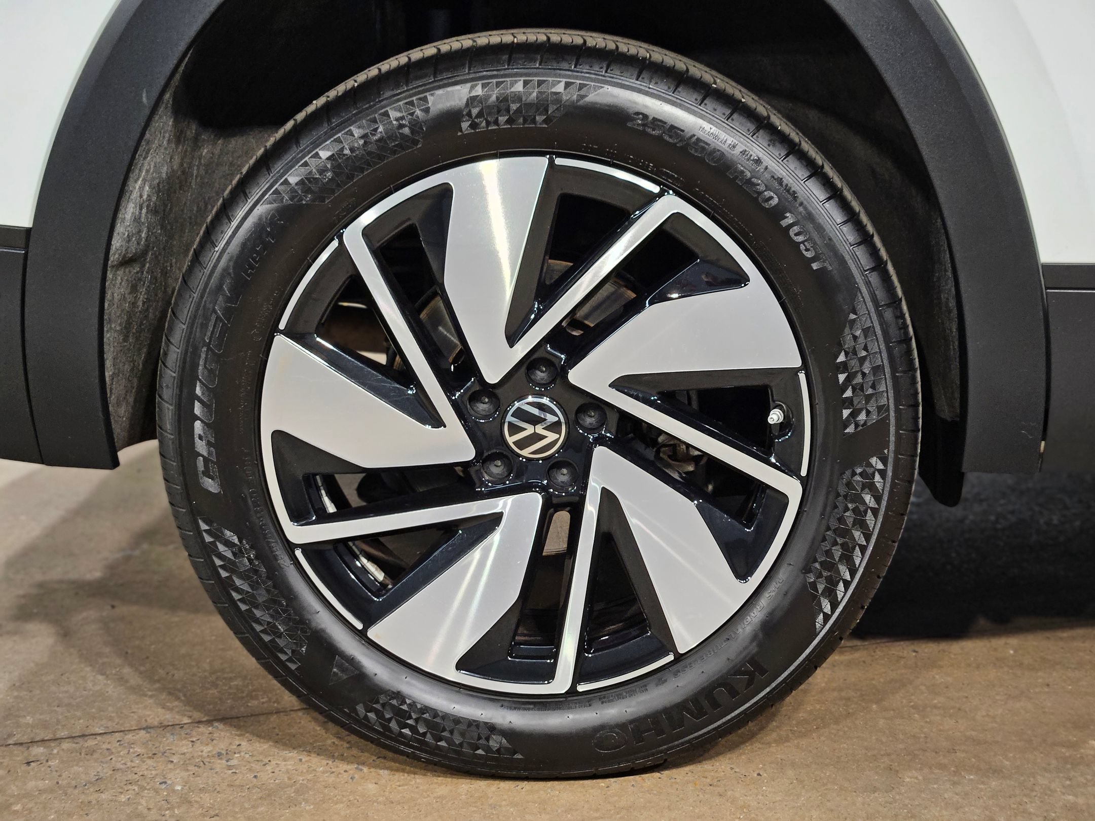 Used 2025 Volkswagen Atlas SE FWD image 17