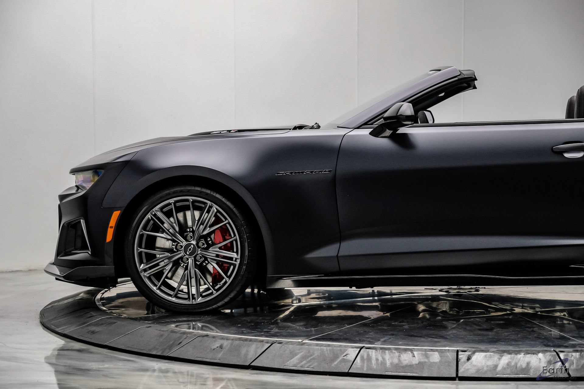 Used 2024 Chevrolet Camaro ZL1 RWD image 10