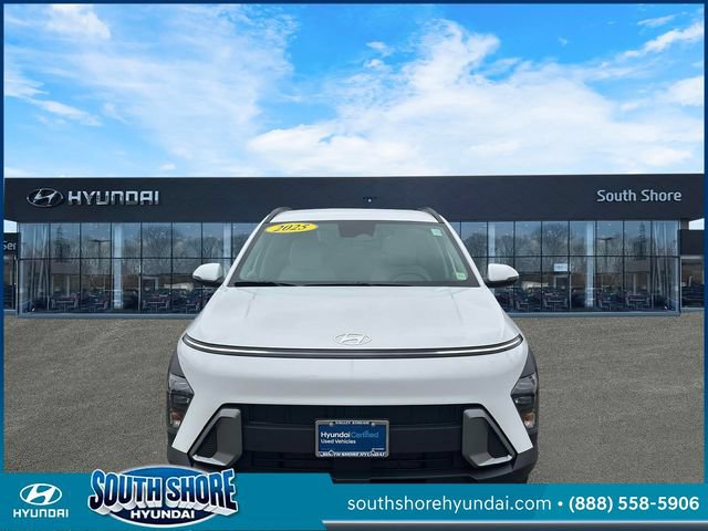 Certified 2025 Hyundai Kona SEL AWD/4WD image 2