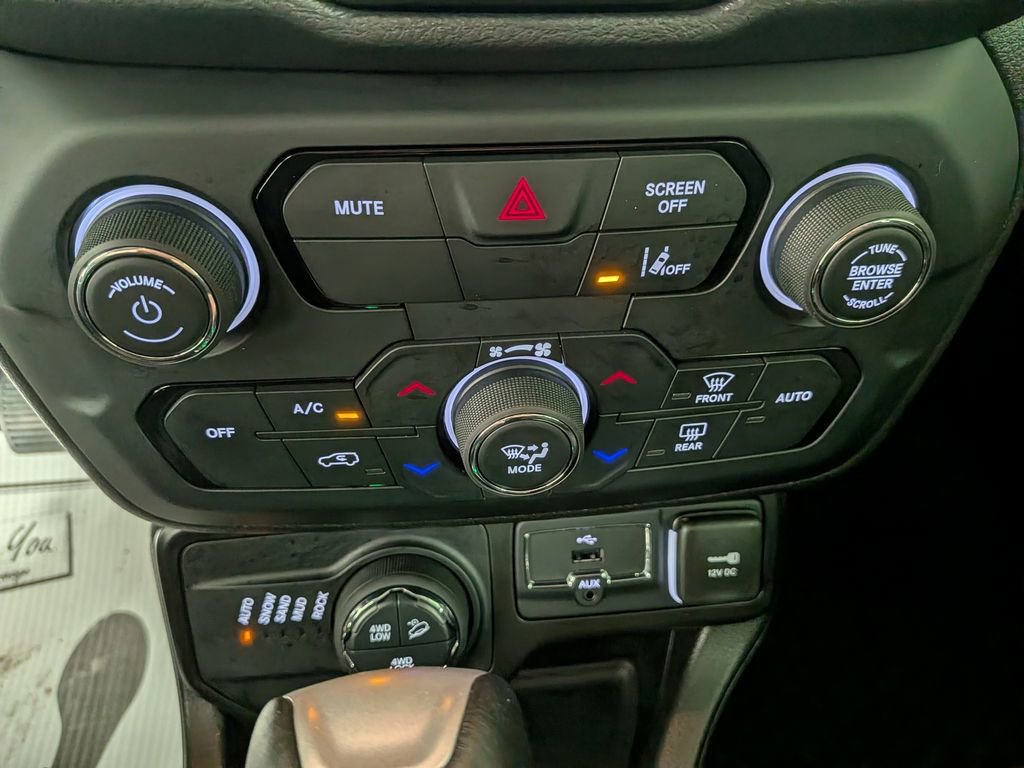 Certified 2023 Jeep Renegade Trailhawk w/ Trailhawk Elite Group image 28