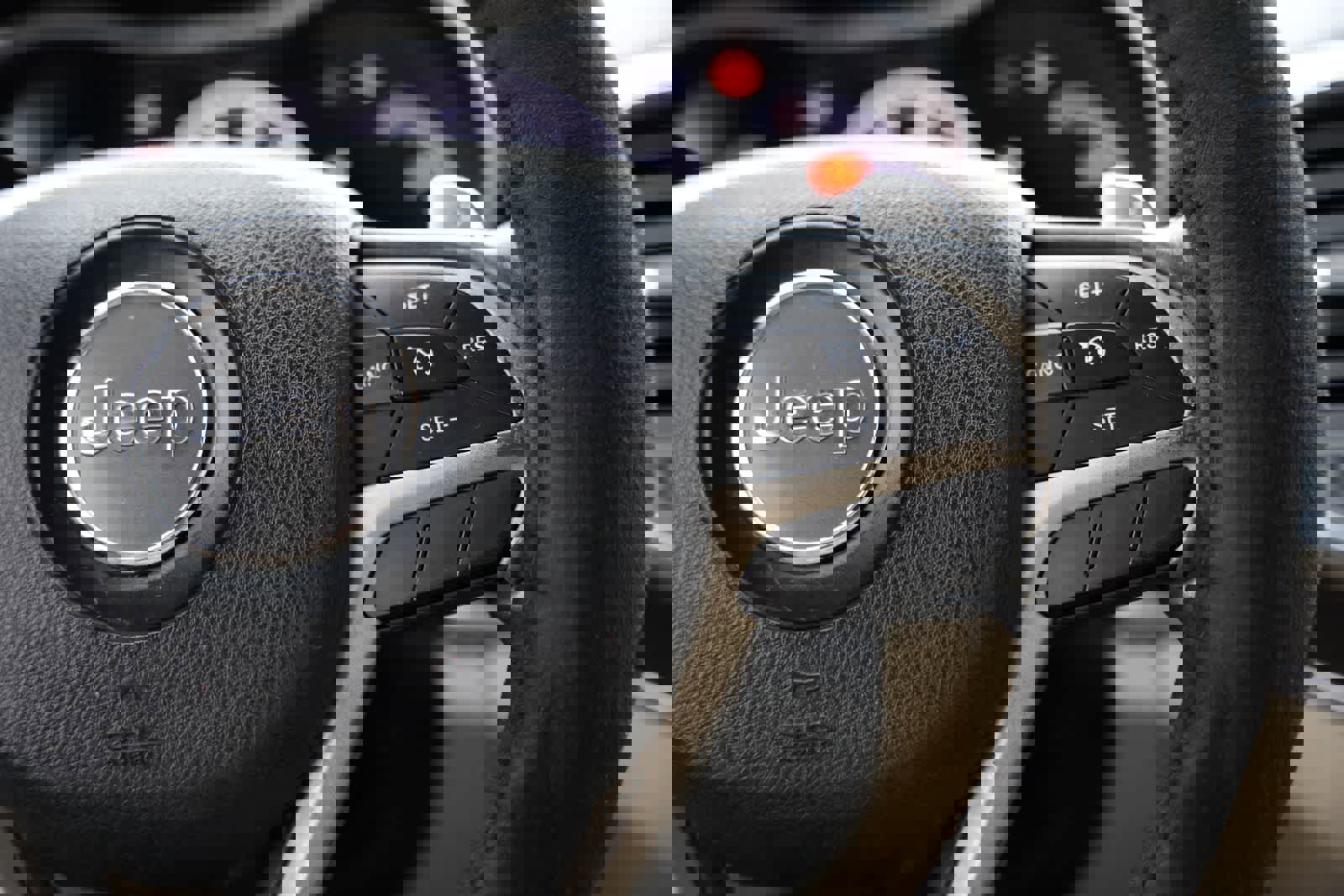 Used 2014 Jeep Grand Cherokee Limited image 11