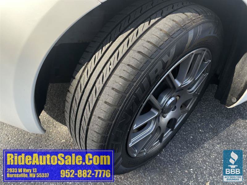 Used 2008 Toyota Yaris 2-Door Hatchback FWD image 25