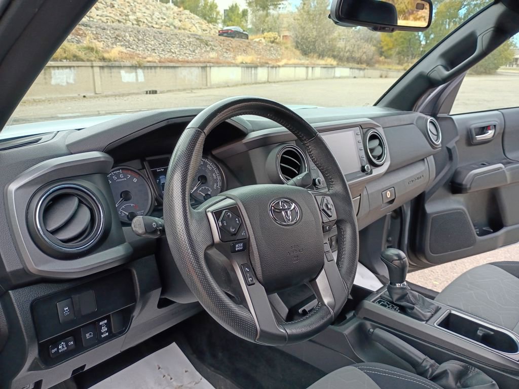 Used 2021 Toyota Tacoma TRD Off-Road image 10