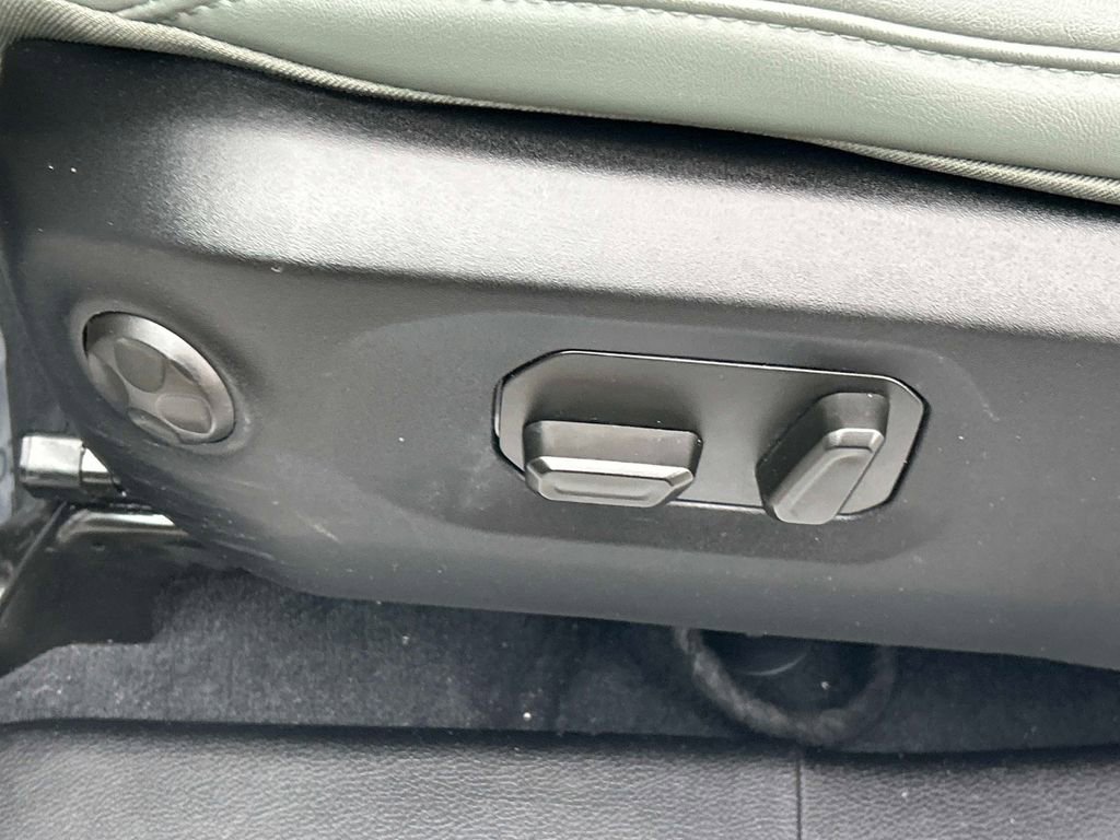 Used 2024 Jeep Wrangler High Altitude AWD/4WD image 25