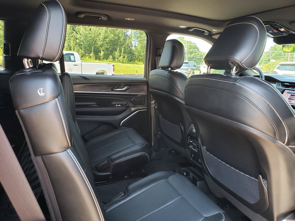 Used 2023 Jeep Grand Cherokee L Overland AWD/4WD image 18