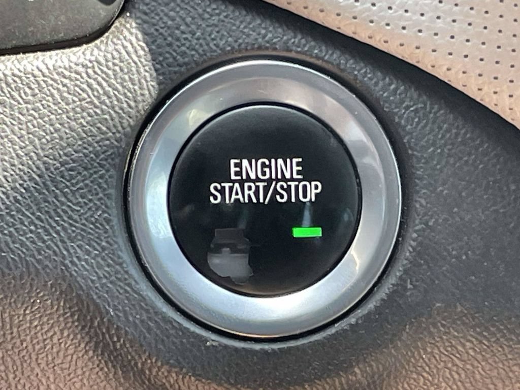 Used 2018 Chevrolet Equinox Premier FWD image 24