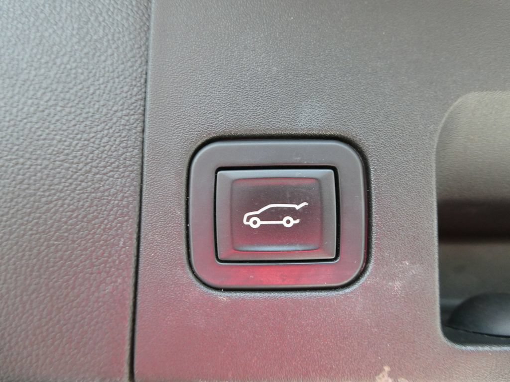 Certified 2019 Cadillac XT5 Luxury FWD image 18