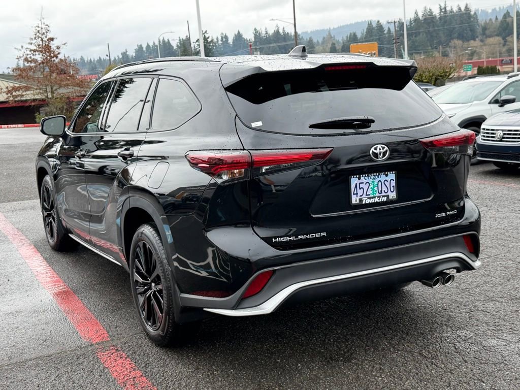 Used 2025 Toyota Highlander XSE AWD/4WD image 6