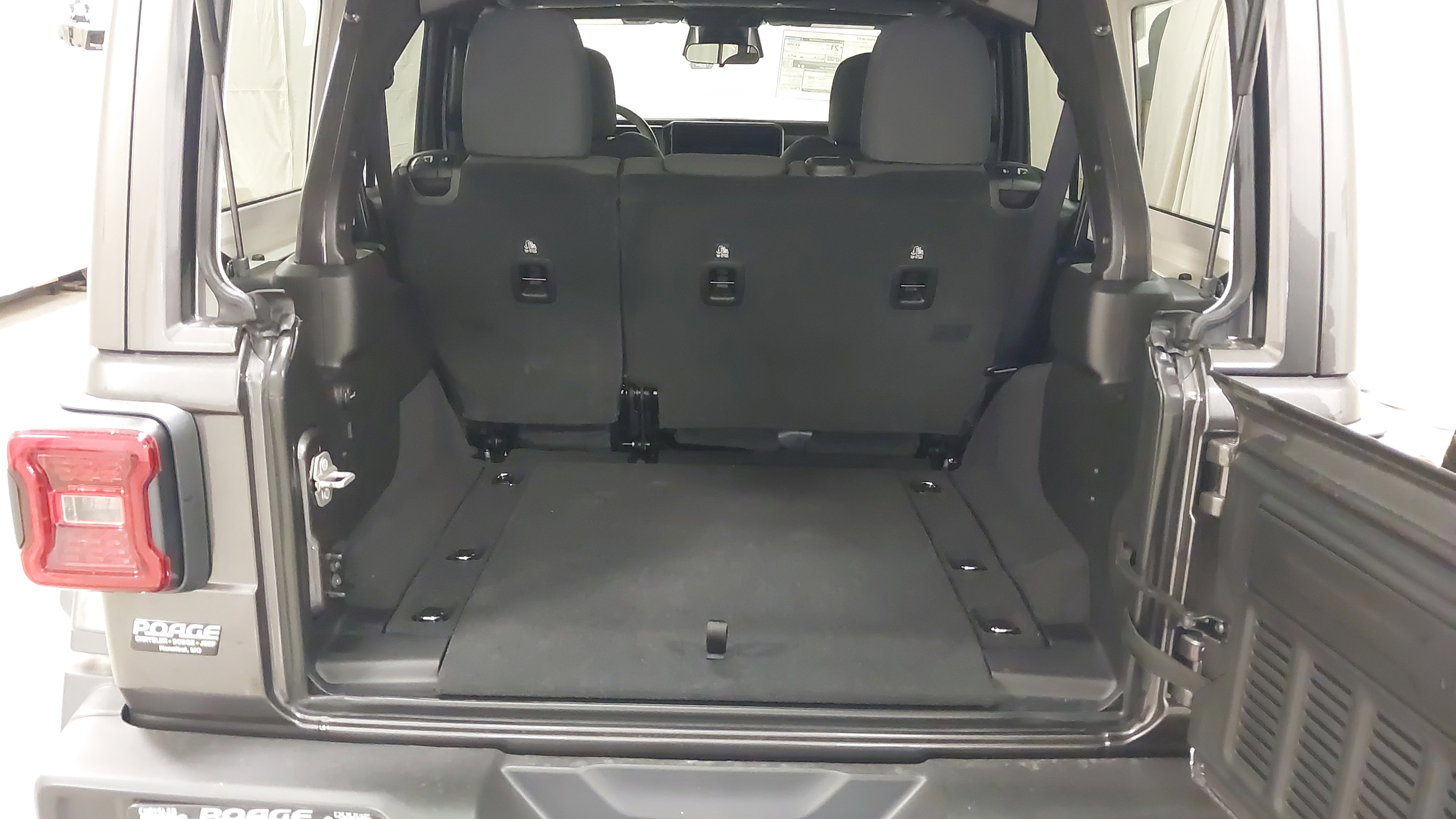 New 2025 Jeep Wrangler Unlimited Rubicon w/ XTREMEE 35" Tire Package image 27