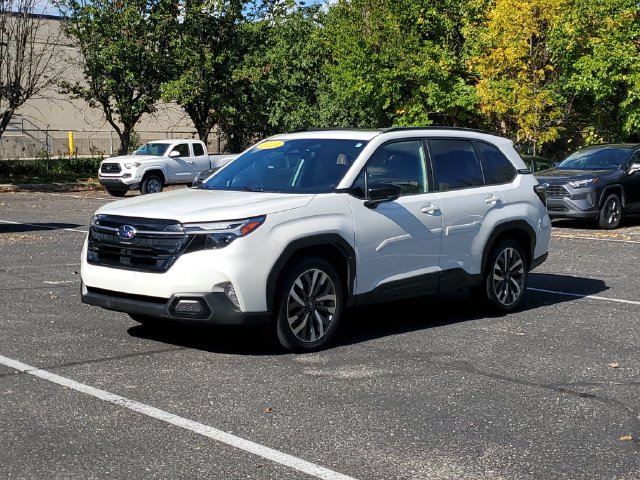 Used 2025 Subaru Forester Touring AWD/4WD image 2