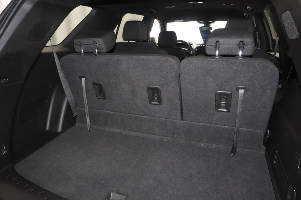 Used 2023 Chevrolet Traverse LT FWD image 10