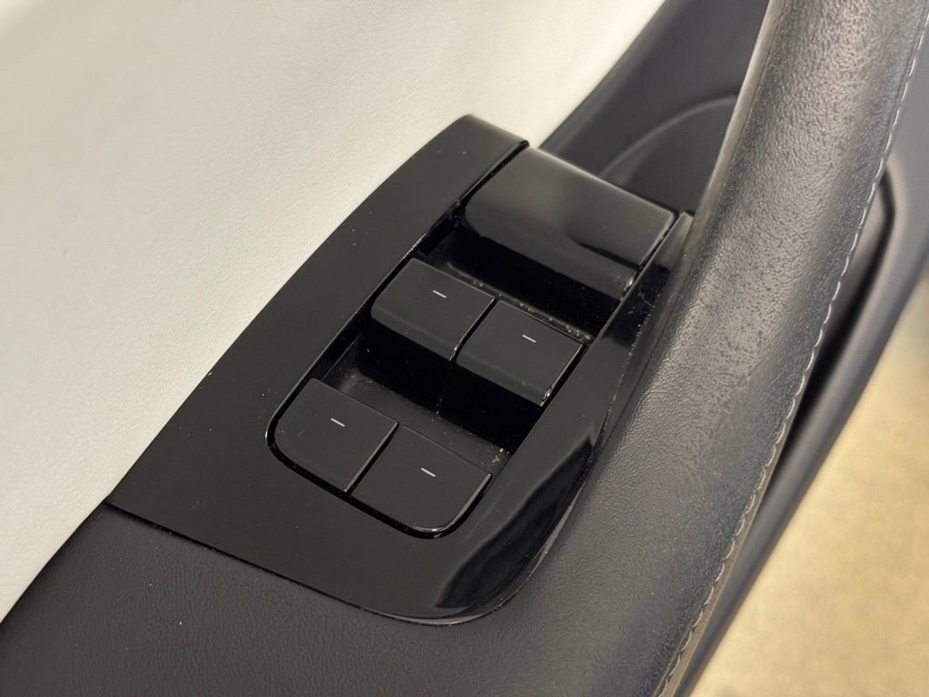 Used 2020 Tesla Model 3 Standard Range Plus image 10