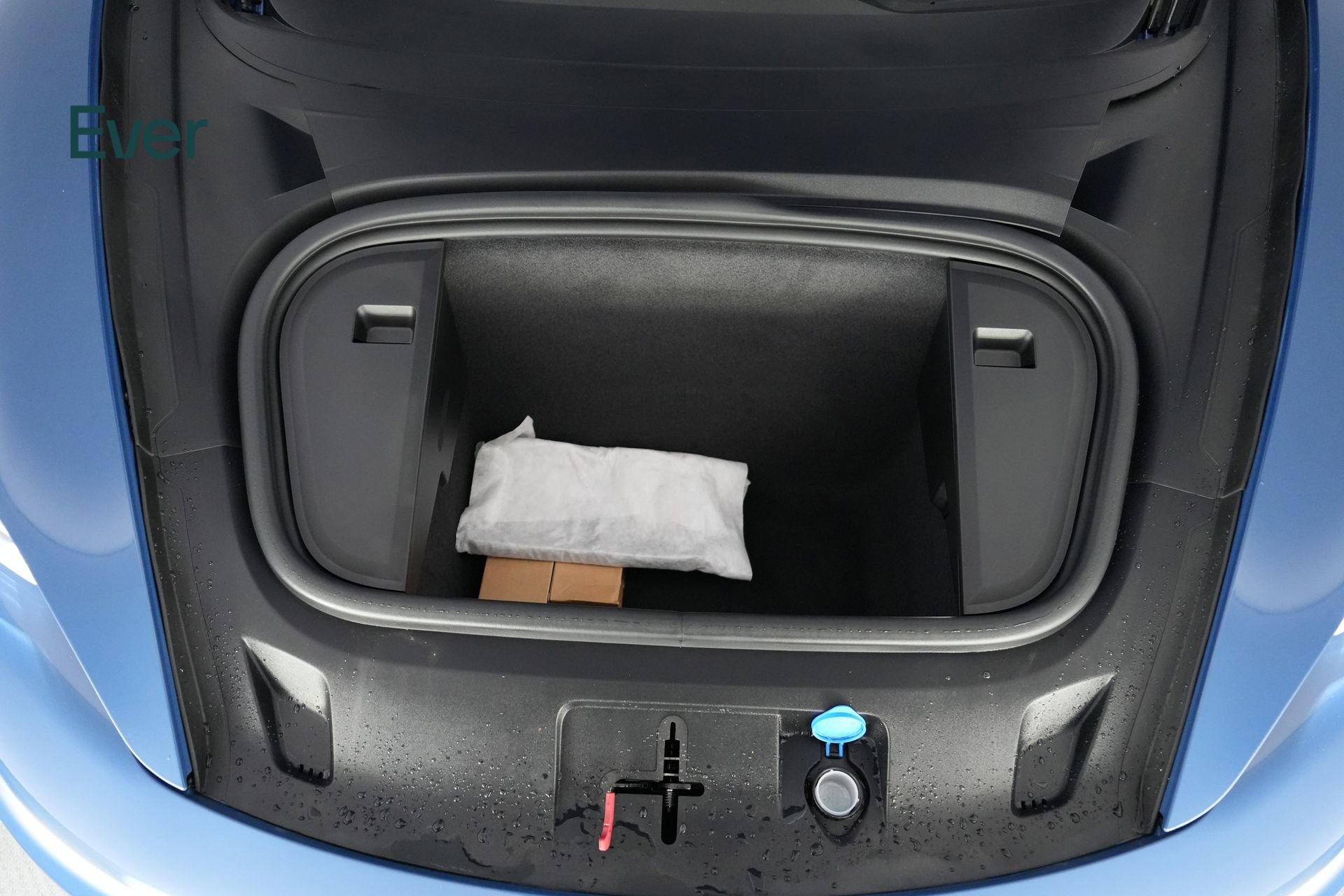 Used 2023 Porsche Taycan w/ Premium Package image 25