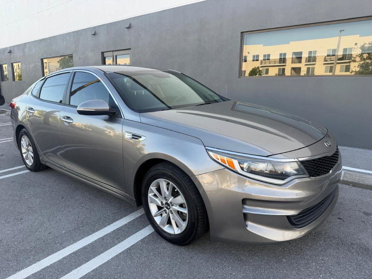 Used 2016 Kia Optima LX FWD image 7