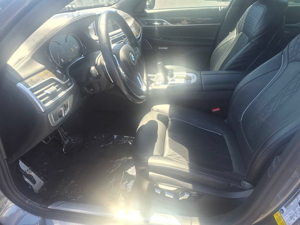 Used 2018 BMW 740i RWD image 11