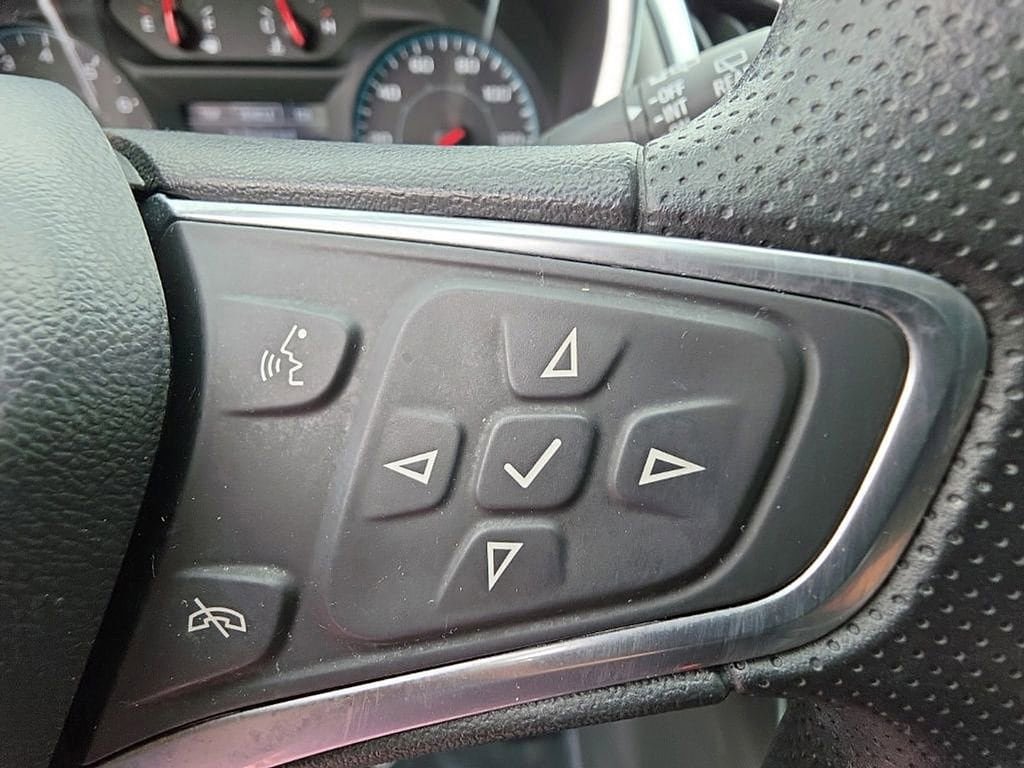 Used 2023 Chevrolet Equinox LS FWD image 11