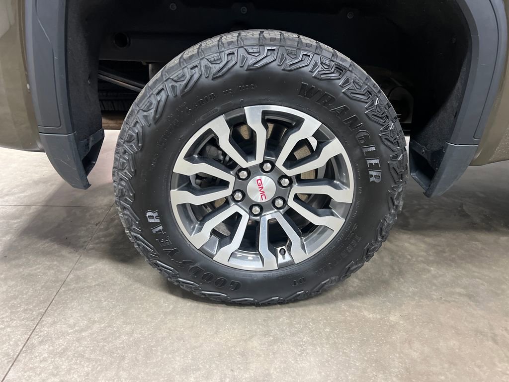 Certified 2023 GMC Sierra 1500 AT4 w/ Technology Package AWD/4WD image 10