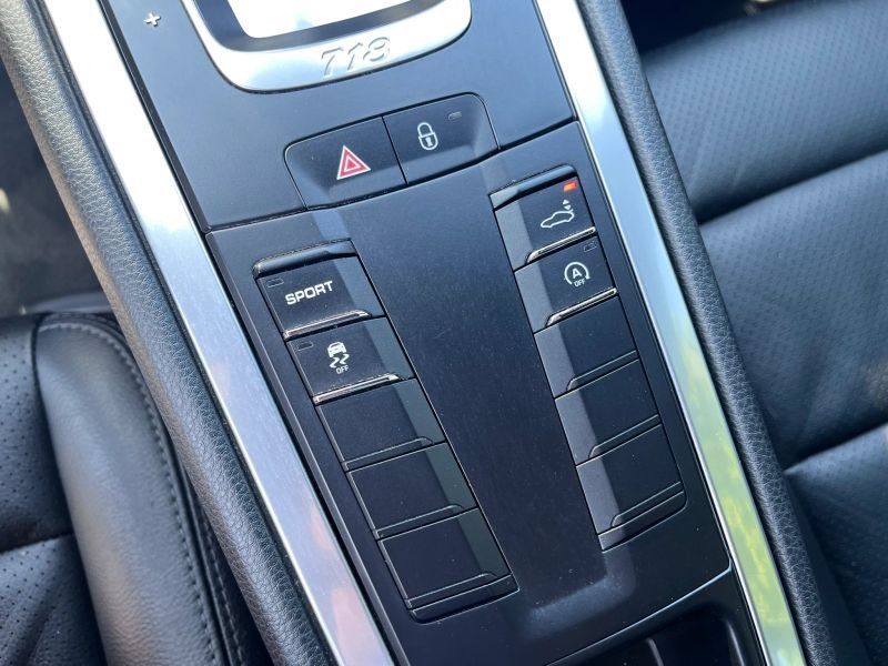 Used 2017 Porsche 718 Cayman RWD image 20