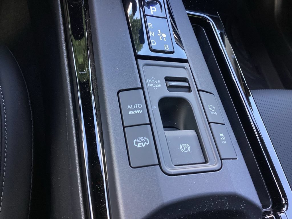 Used 2026 Toyota Prius Plug-In Hybrid FWD image 21