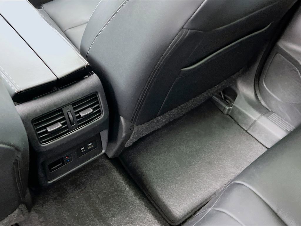 Used 2023 Nissan Rogue SL w/ SL Premium Package image 25