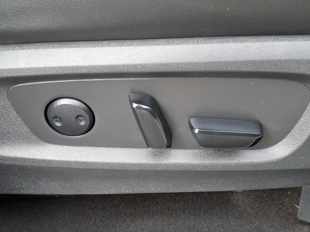 Certified 2023 Nissan Pathfinder SL w/ Lighting Package (N92) image 6